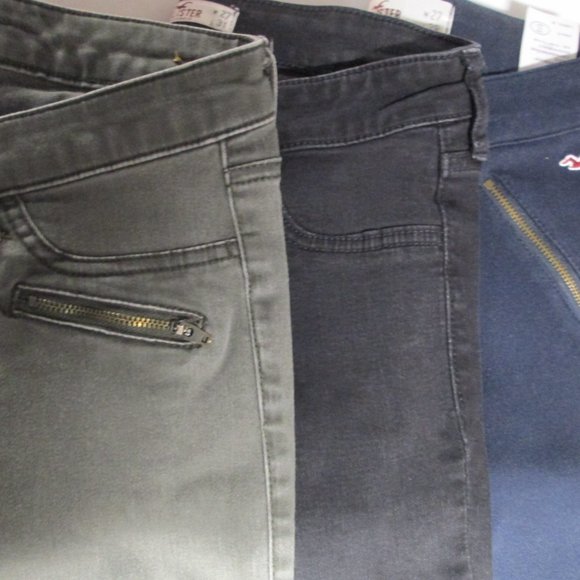 3 pair Hollister Pants, 5R, Great, Almost NEW Condition - Picture 2 of 9